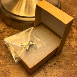 Grey Keshi Pearl Studs: 7-8mm